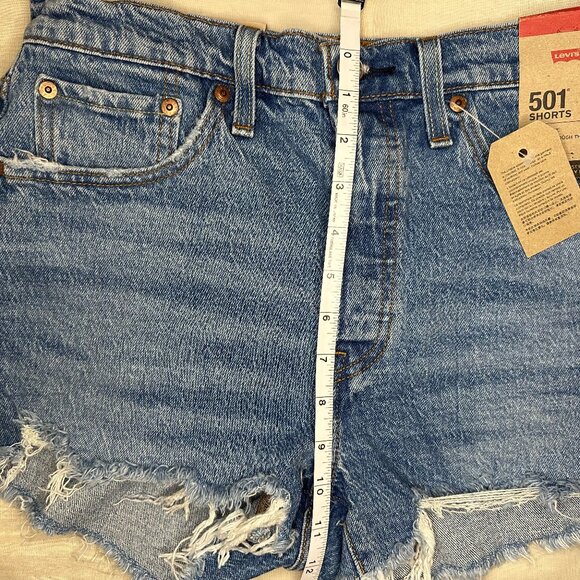 Levi's 501 Shorts - Picture 5 of 6